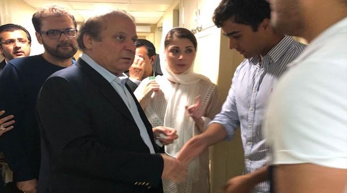 نواز شریف صاحبزادی مریم نواز کے ہمراہ آج وطن واپس پہنچیں گے